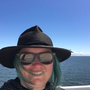 Meet your Posher, Madeline